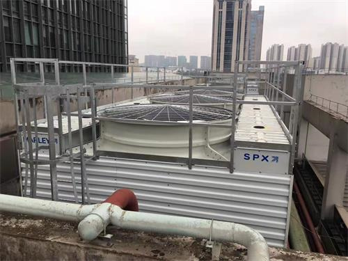 冷卻塔的水溫變化對制冷機組有什么影響(冷卻塔進出