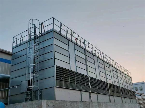 冷卻塔的特點及工作原理(冷卻塔的模板用什么材料做成的)